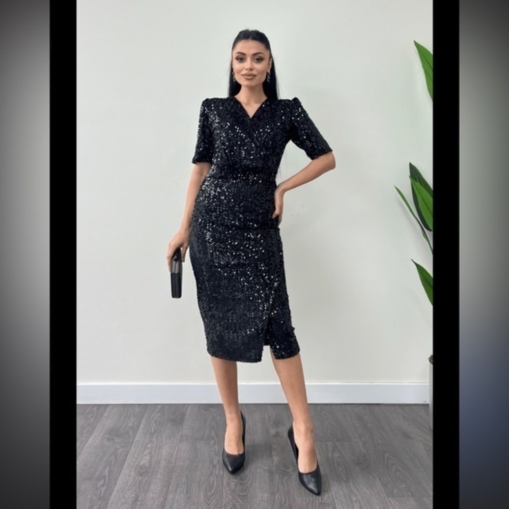 Calvin Klein Black Sequin lined back zip up stunning nwt Dress size 2